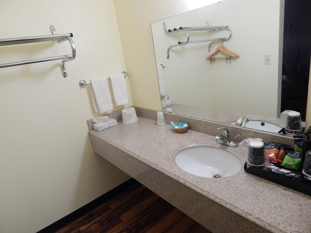 Regency Inn Iola المظهر الخارجي الصورة